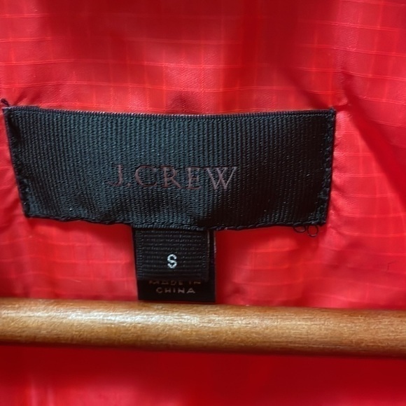 J. Crew Women's Primaloft Layering Vest in the Color Sweet Persimmon Siz… - Picture 6 of 7
